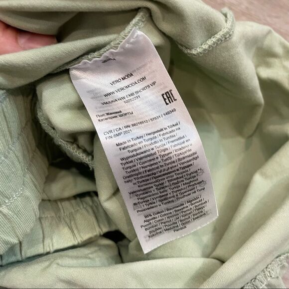 Vero moda Olive Cotton Shorts Ruffle Hem High Waist Comfy and Soft Cotton - Picture 4 of 6